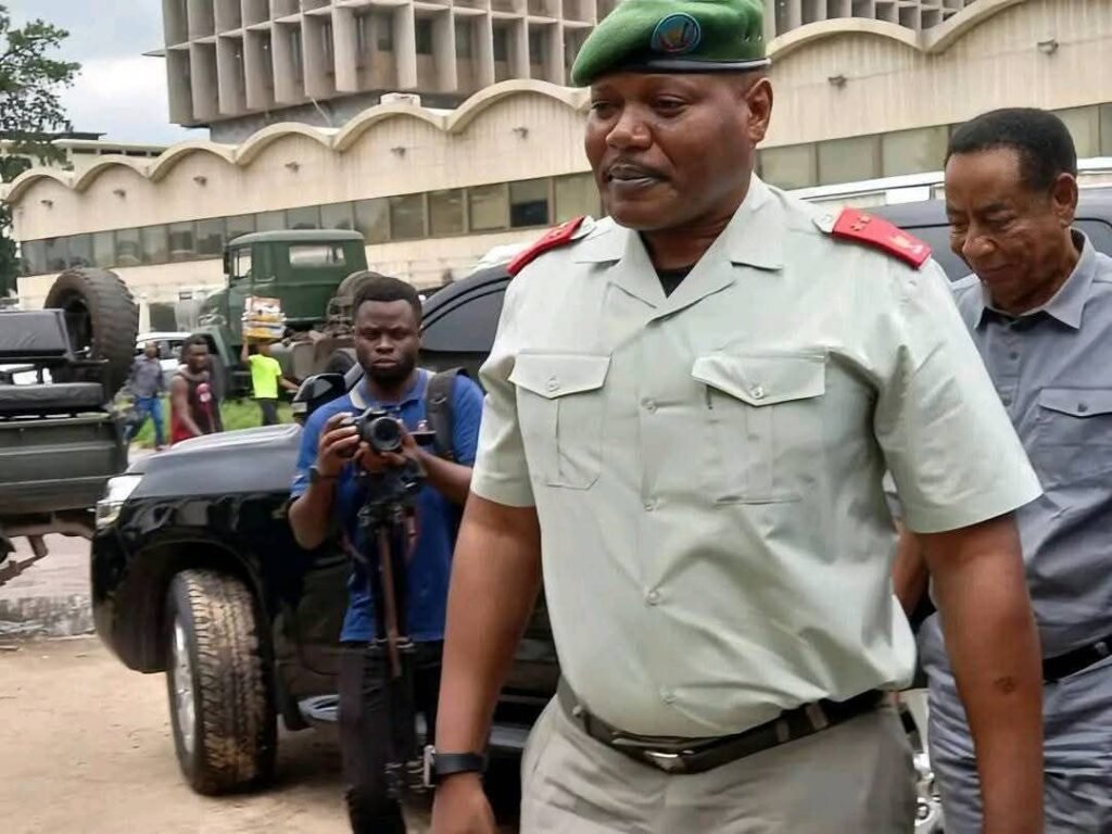 Kabwuik-service-national-1024x768 Politique