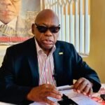 Le professeur Raphaël Musampa Tshibalabala considère que la C64 défend une position qui s'oppose à la fois à toute tentative de changement constitutionnel visant à accorder un troisième mandat